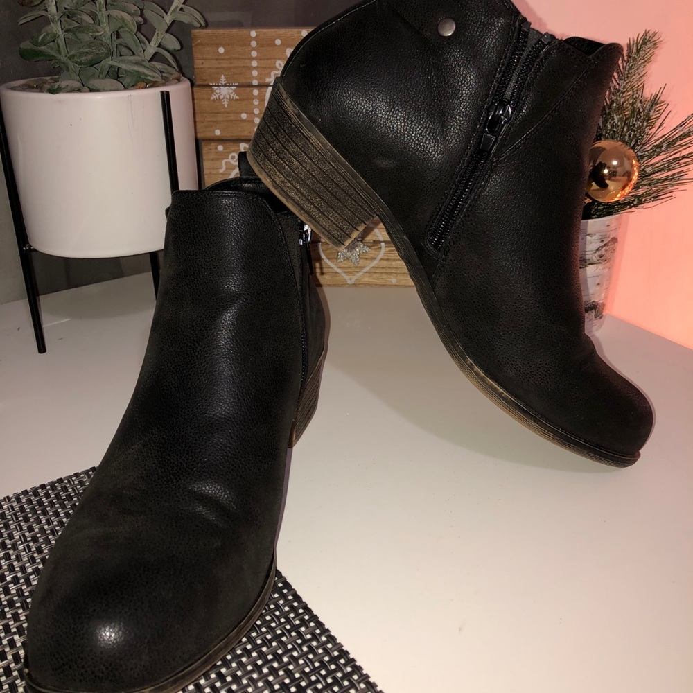 Ankle booties
